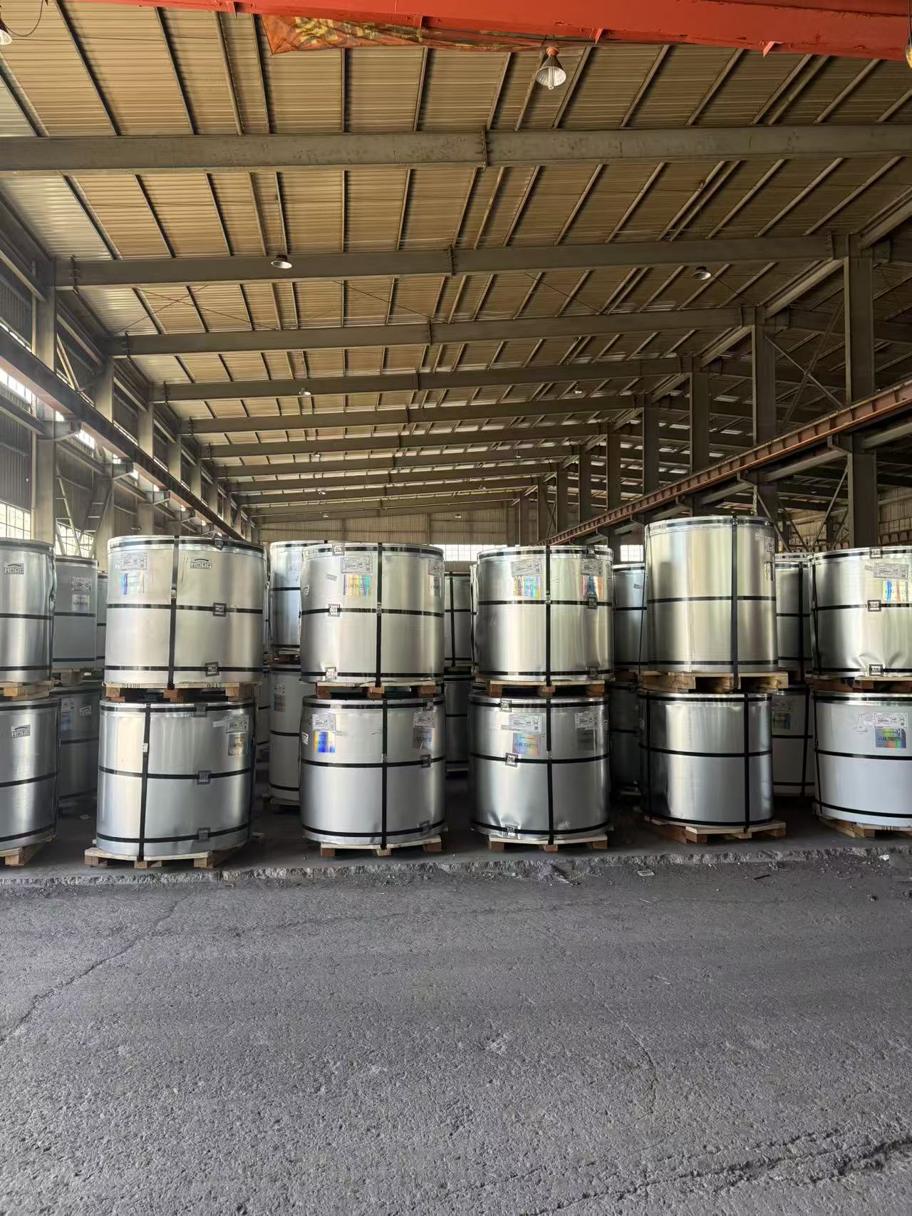 上海寶鋼彩涂卷庫存